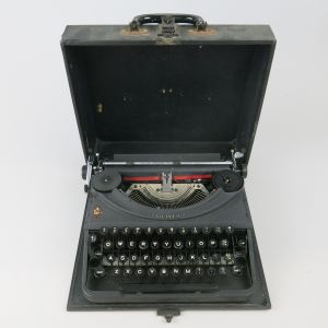 Vintage typewriter 2
