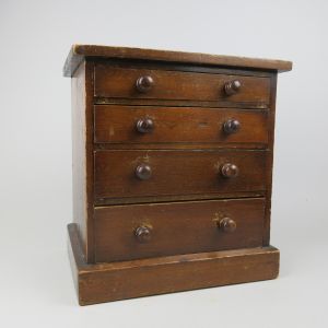Collector's cabinet of drawers 3