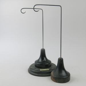 Stands with suspension wires